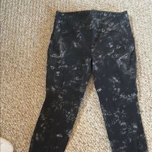 Black and Gray Patterned Leggings